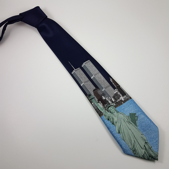 NEW YORK Twin Towers Mens Silk Tie RARE USA - Picture 2 of 4